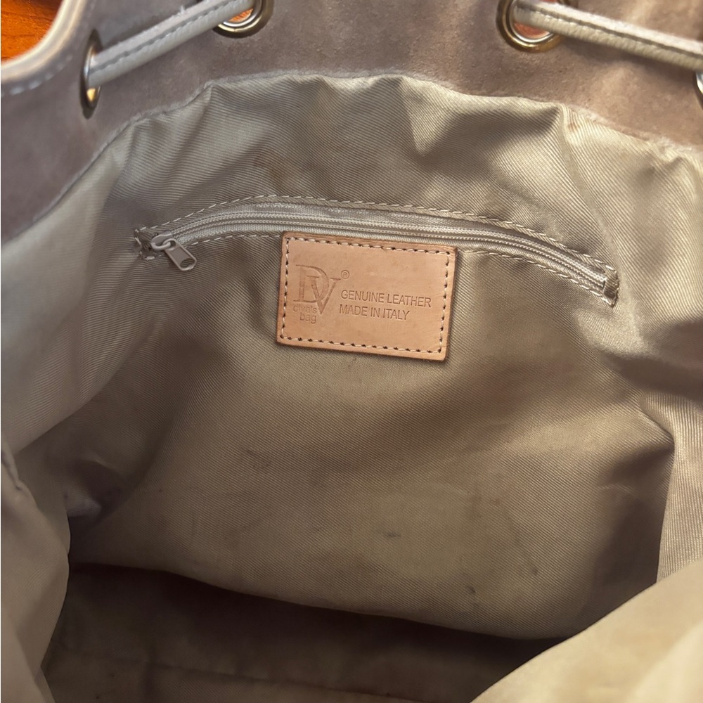 Diva’s Bag Fringe Suede Bucket Bag - Picture 13 of 14